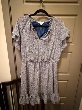 LC Lauren Conrad Blue and White Floral Dress
